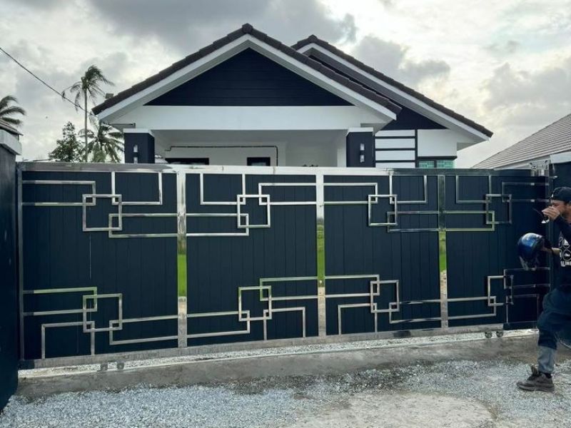 Sliding SS Gate