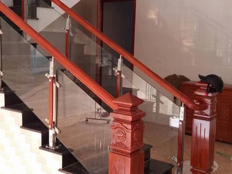 Wooden Handrail with Glass